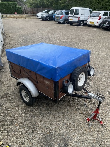 Box trailer for tip - tip, camping